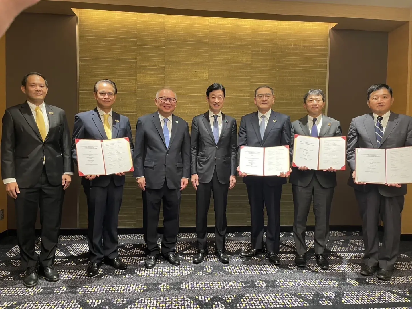 EGAT joins hands with 5 top Japanese companies to develop carbon reduction technologies EGAT joins hands with 5 top Japanese companies to develop carbon reduction technologies