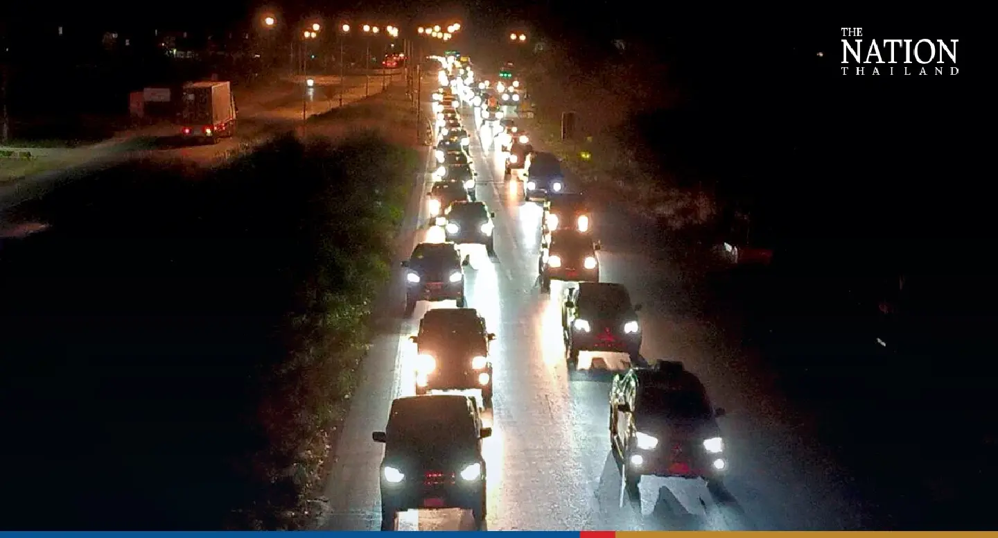 2 Northeast-bound roads clogged as people start Songkran hols early