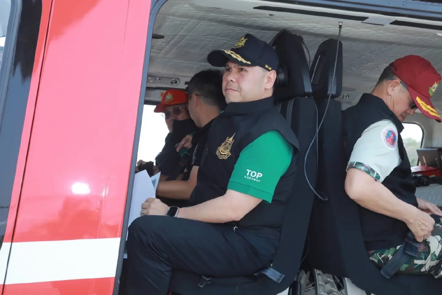 Varawut offers solutions after surveying forest fires in Chiang Rai