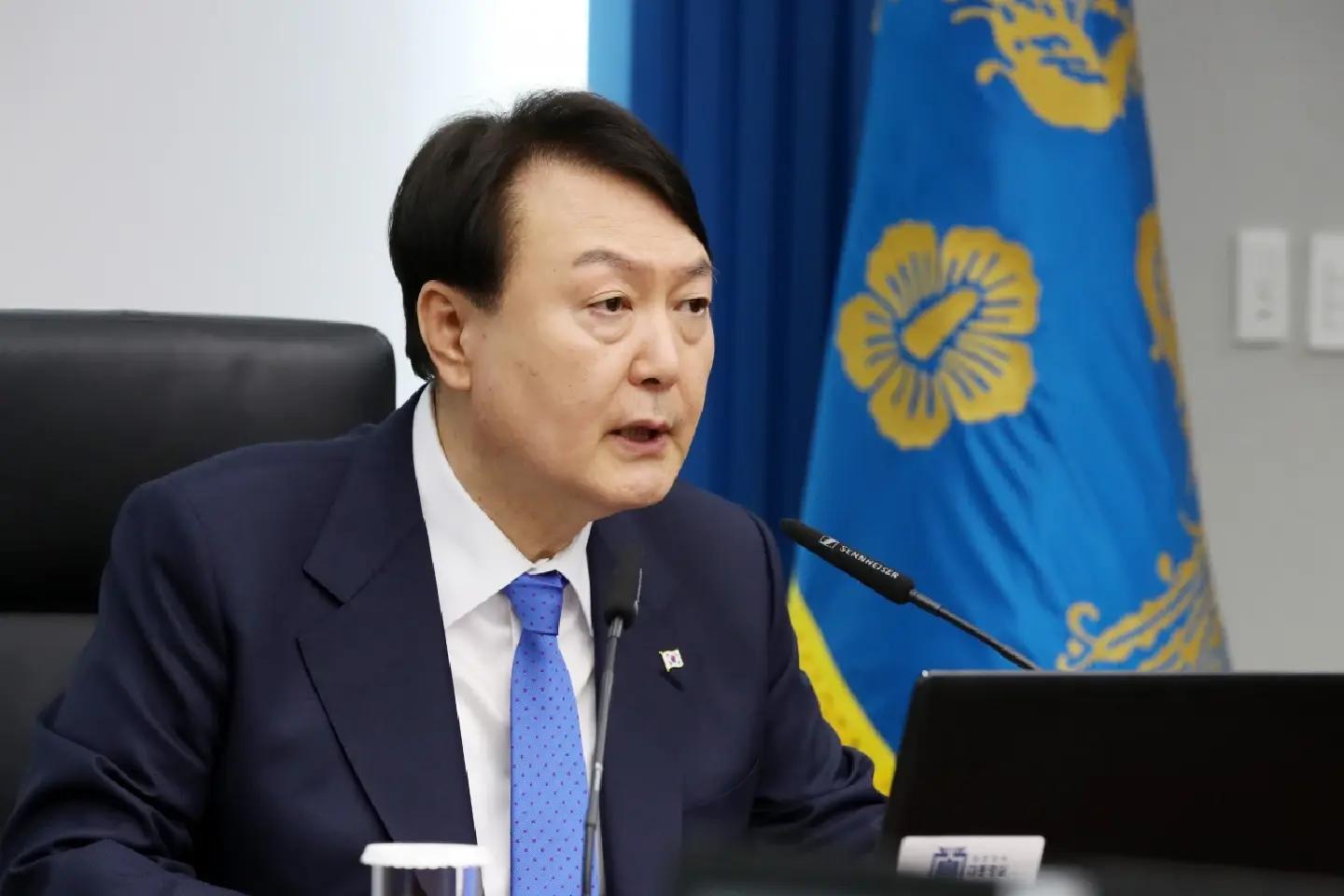 Yoon orders dispatch of naval unit to war-torn Sudan to protect Korean nationals Yoon orders dispatch of naval unit to war-torn Sudan to protect Korean nationals
