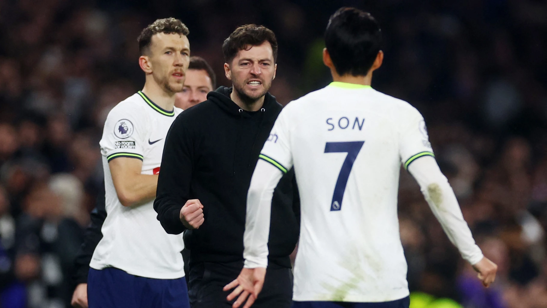 Spurs fight back to draw 2-2 with Man United in thriller