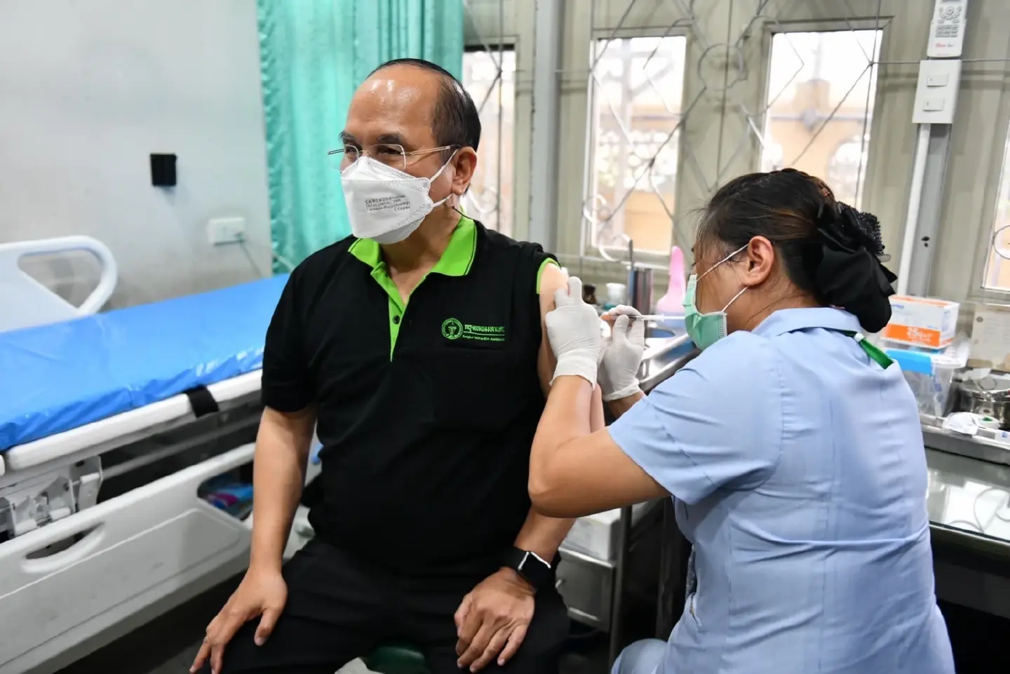 Bangkok arranges free Covid-19 booster shots for people in risky groups