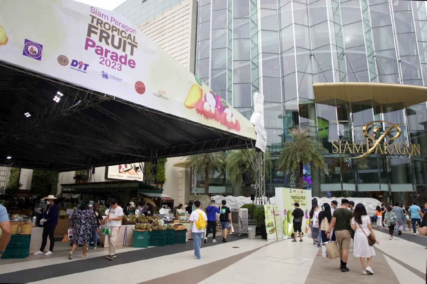 Savor the best of seasonal fruit at Siam Paragon Tropical Fruit Parade 2023 Savor the best of seasonal fruit at Siam Paragon Tropical Fruit Parade 2023