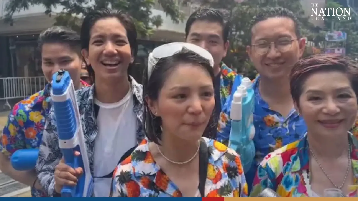 Democrats join water-splashing festivities in Siam Square
