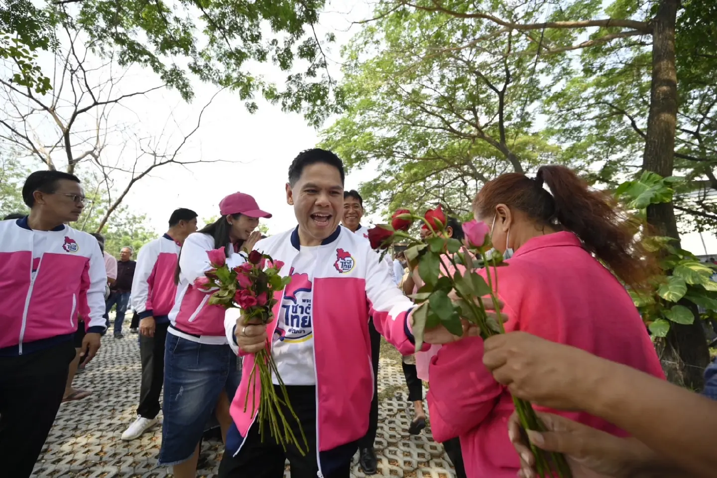 Chart Thai Pattana rallies its base in Suphan Buri province Chart Thai Pattana rallies its base in Suphan Buri province
