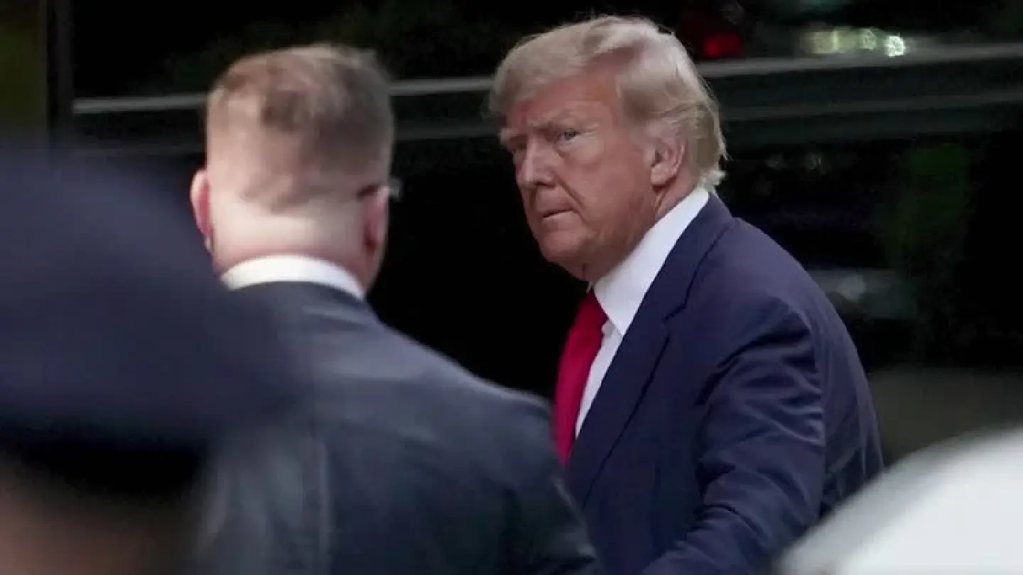Trump arrives in New York ahead of court appearance