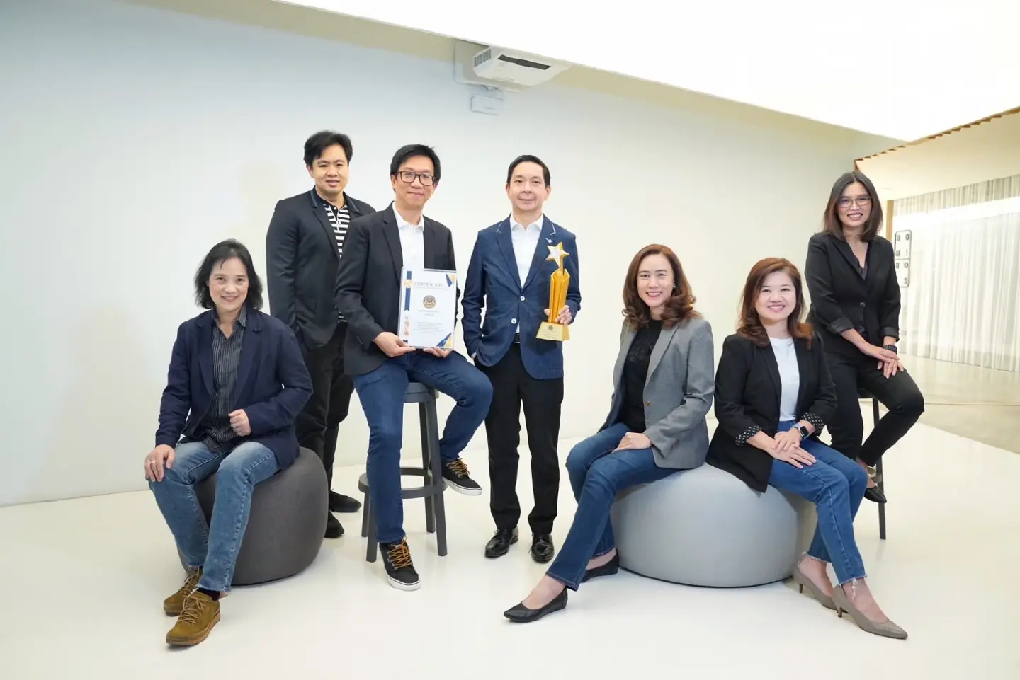Siam Commercial Bank wins People Management Award 2022 Siam Commercial Bank wins People Management Award 2022