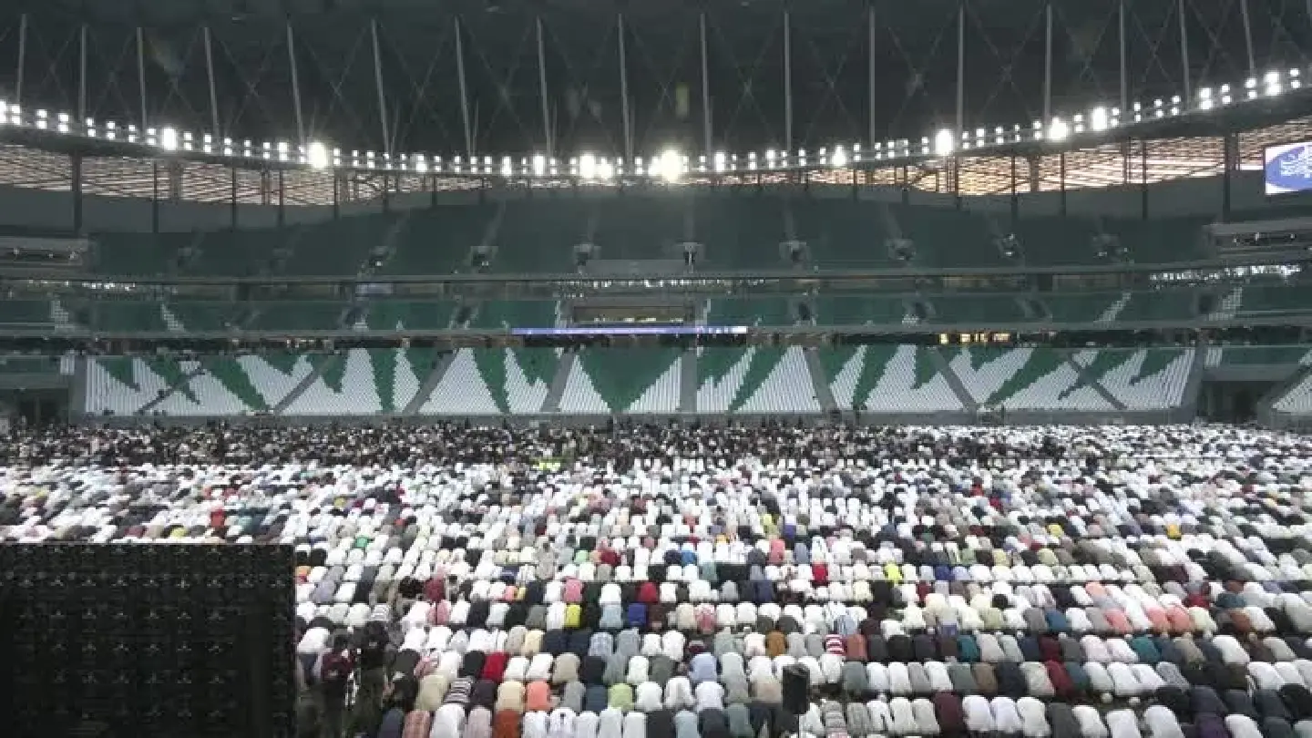 Qatar World Cup stadium fills up for Eid prayers Qatar World Cup stadium fills up for Eid prayers