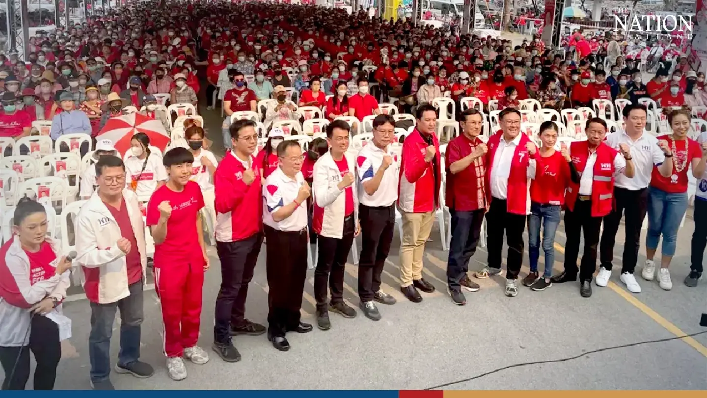 Paetongtarn urges voters at big Chiang Mai rally to clear away ‘dictatorship’