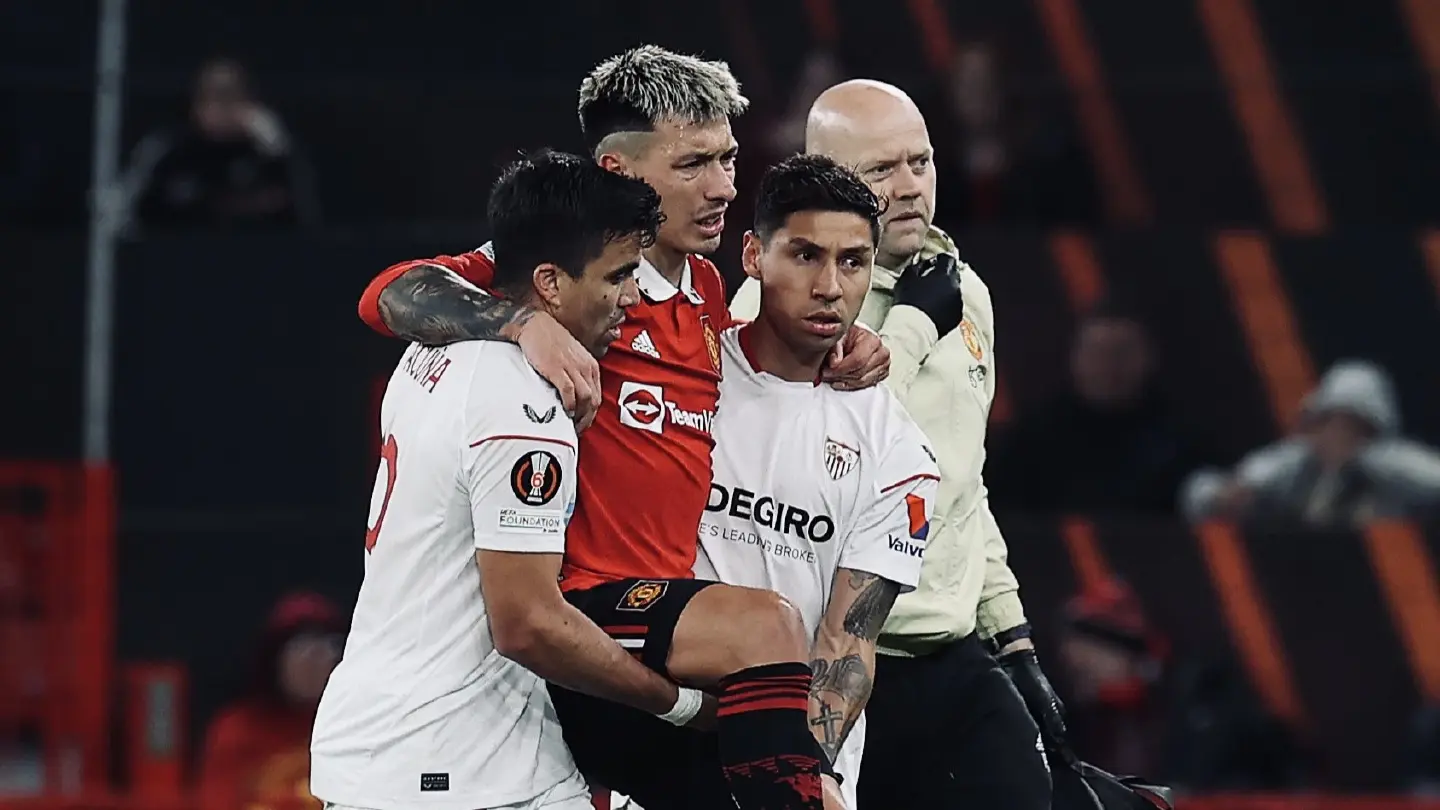 Ten Hag plays down Martinez injury fears