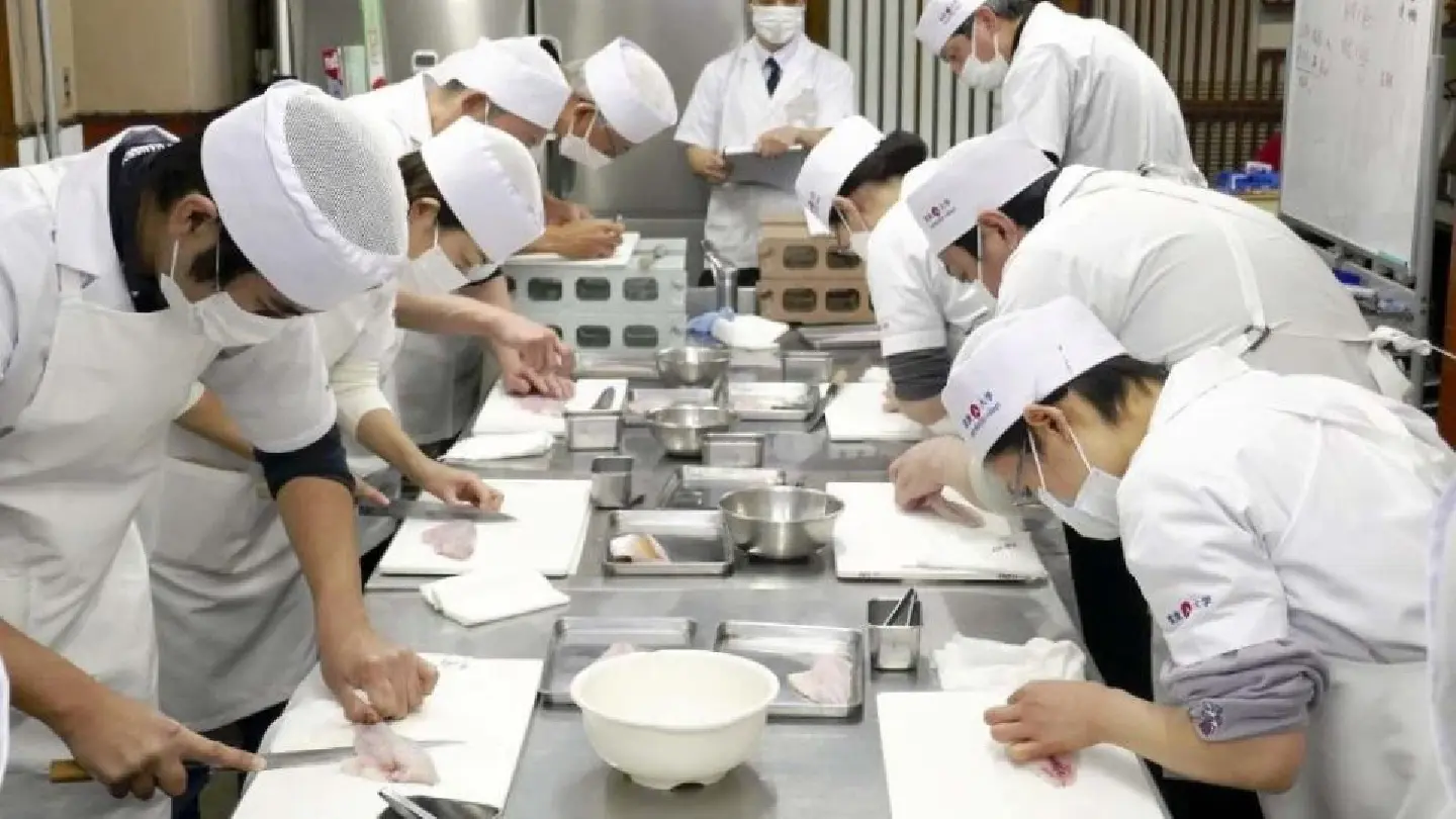 Japan Sushi chefs heading overseas with eye on higher incomes