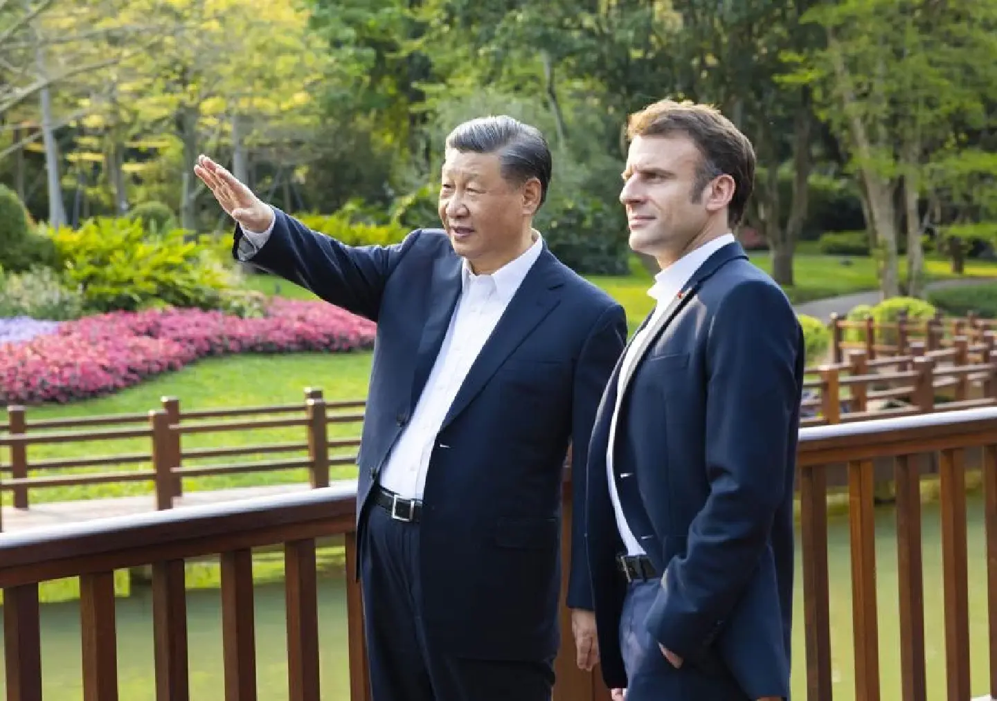 China, France vow to promote world security, stability