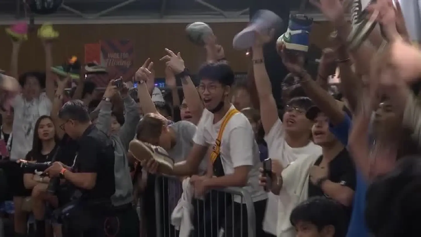 Southeast Asia's first 'Sneaker Con' attracts thousands of shoe fanatics Southeast Asia's first 'Sneaker Con' attracts thousands of shoe fanatics