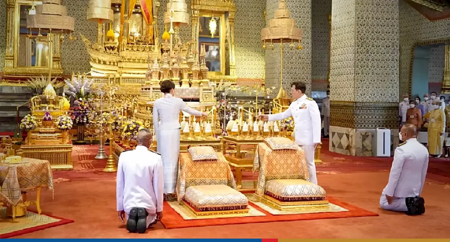 Their Majesties complete religious rites to mark Songkran