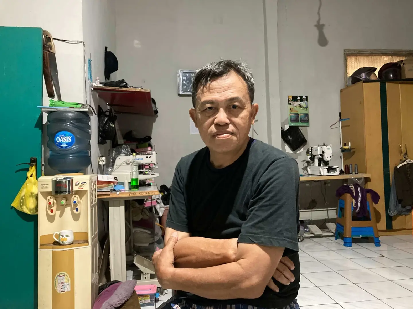 Dying light: Indonesian neon sign makers refuse to call it quits for now Dying light: Indonesian neon sign makers refuse to call it quits for now