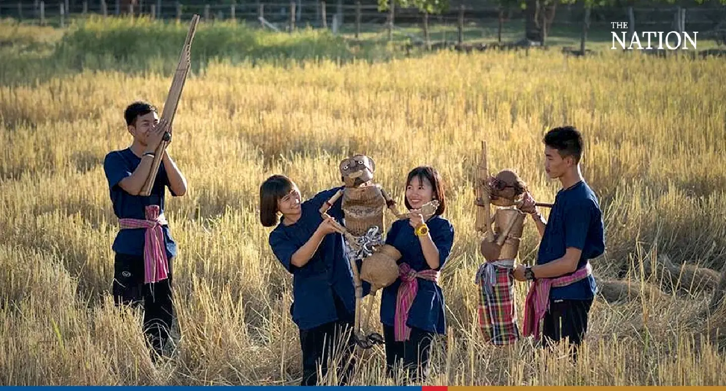 Maha Sarakham village finds new, unique use for sticky rice baskets