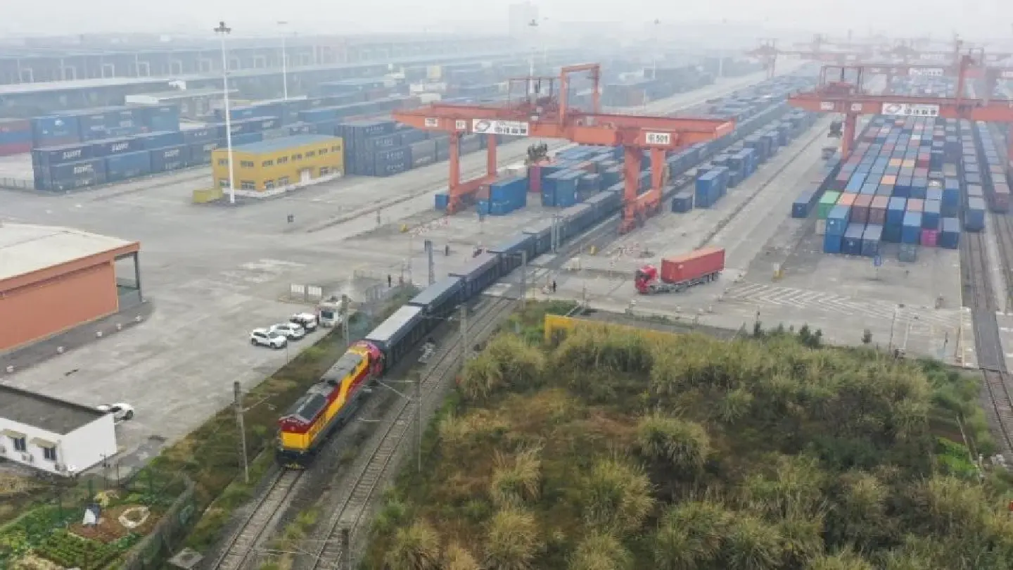 Sino-Asean land-sea trade corridor shows great vitality