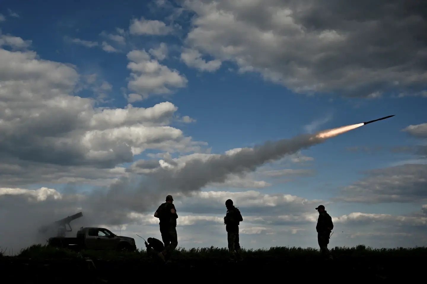 Four Russian military aircraft shot down near Ukraine, Russian daily reports