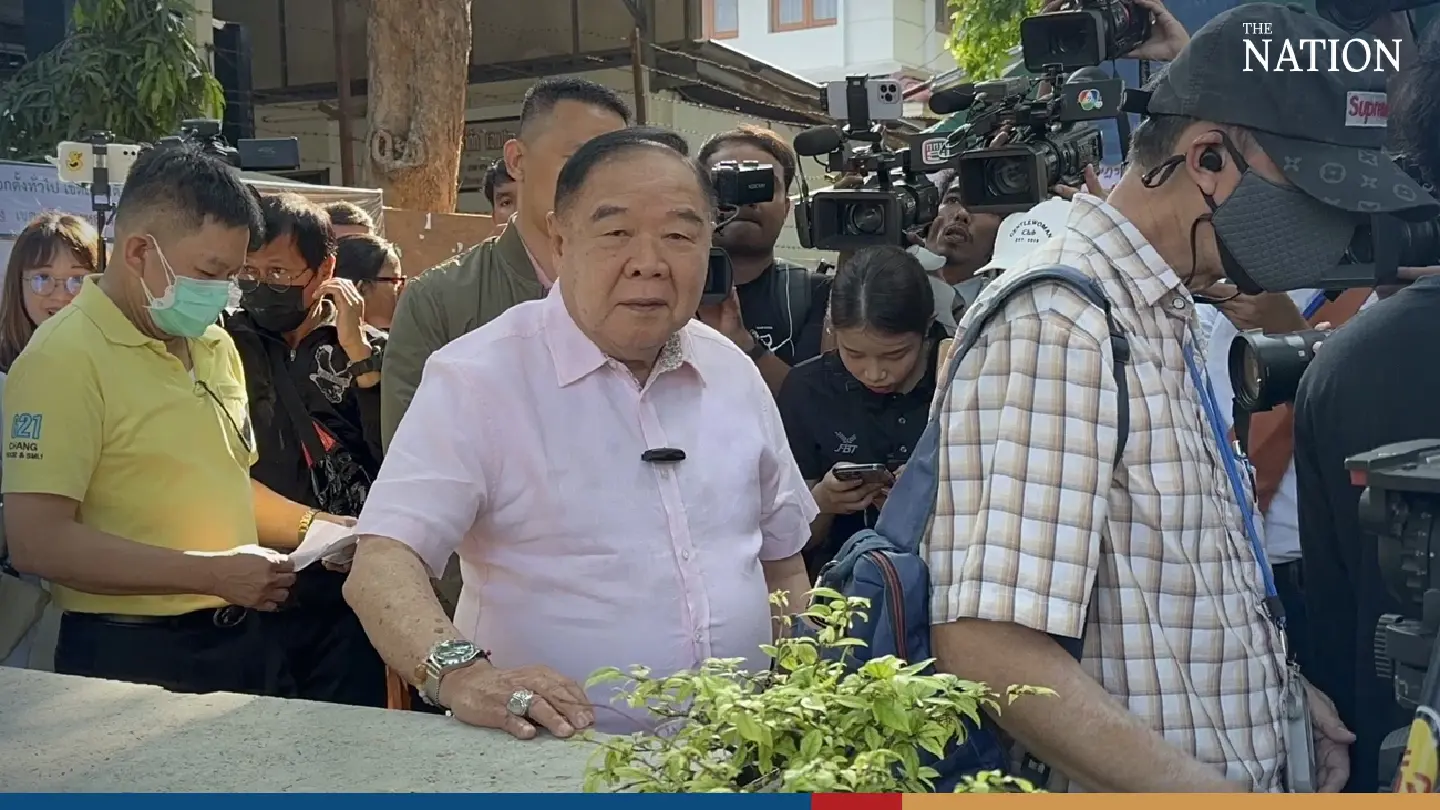 Prawit casts his vote, but says he’s not excited Prawit casts his vote, but says he’s not excited