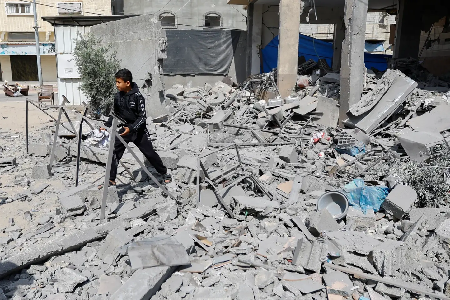 Israel kills three Islamic Jihad chiefs, 10 civilians in Gaza Israel kills three Islamic Jihad chiefs, 10 civilians in Gaza