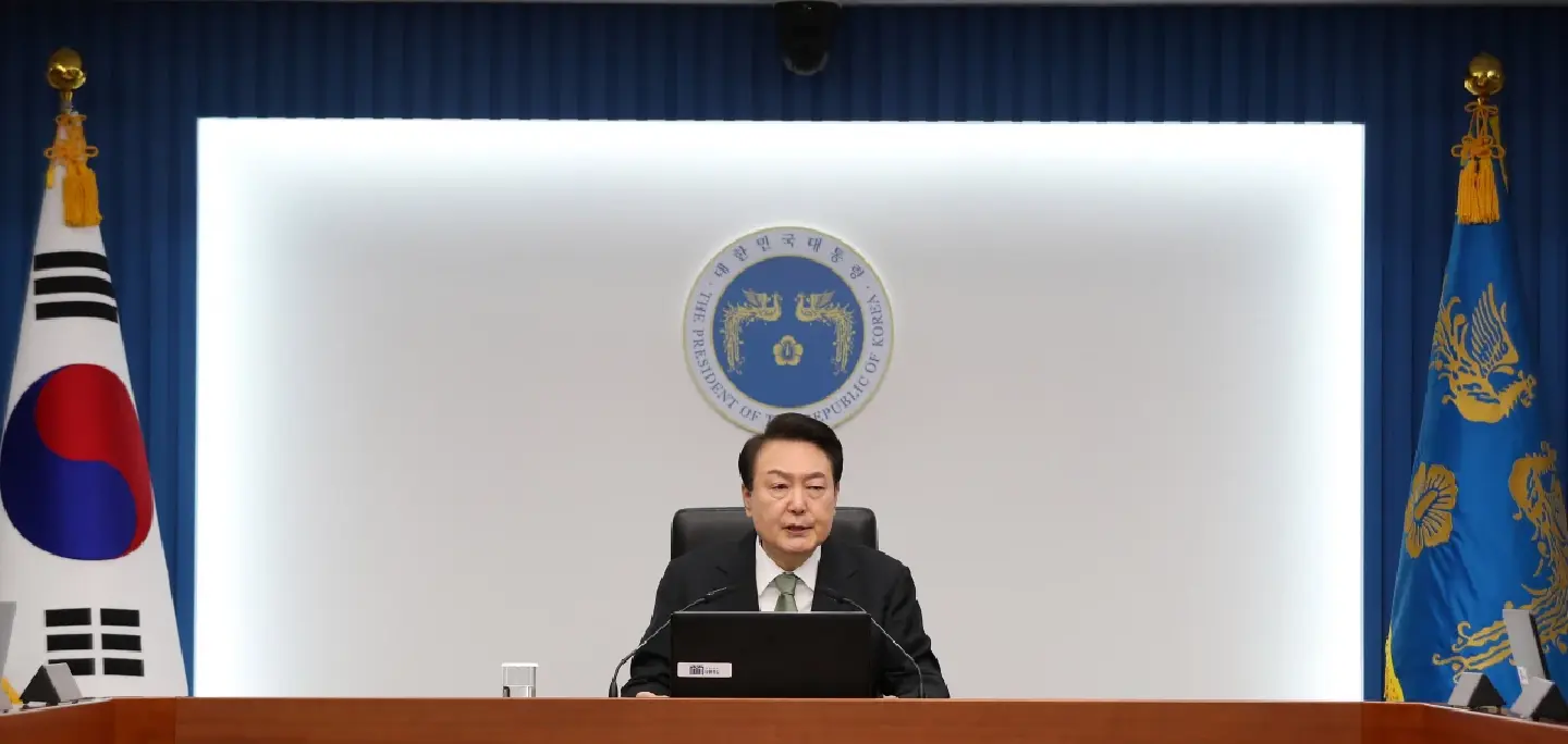 Yoon to reshuffle posts amid Russia tensions: report