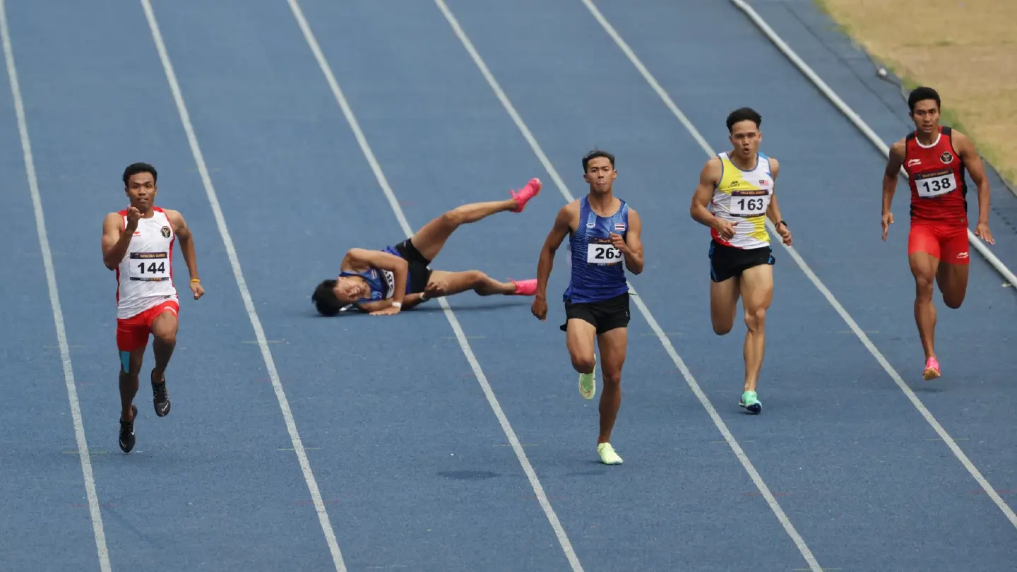 Thai wonder kid runner gets injured during 2023 SEA Games Thai wonder kid runner gets injured during 2023 SEA Games