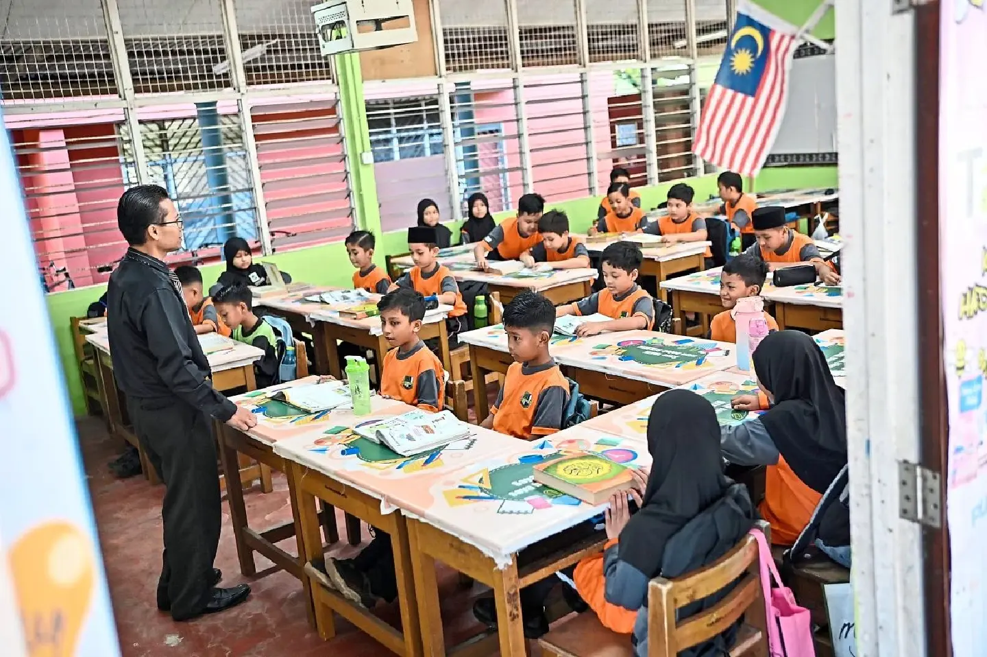 Malaysia makes school uniforms optional due to current hot spell Malaysia makes school uniforms optional due to current hot spell