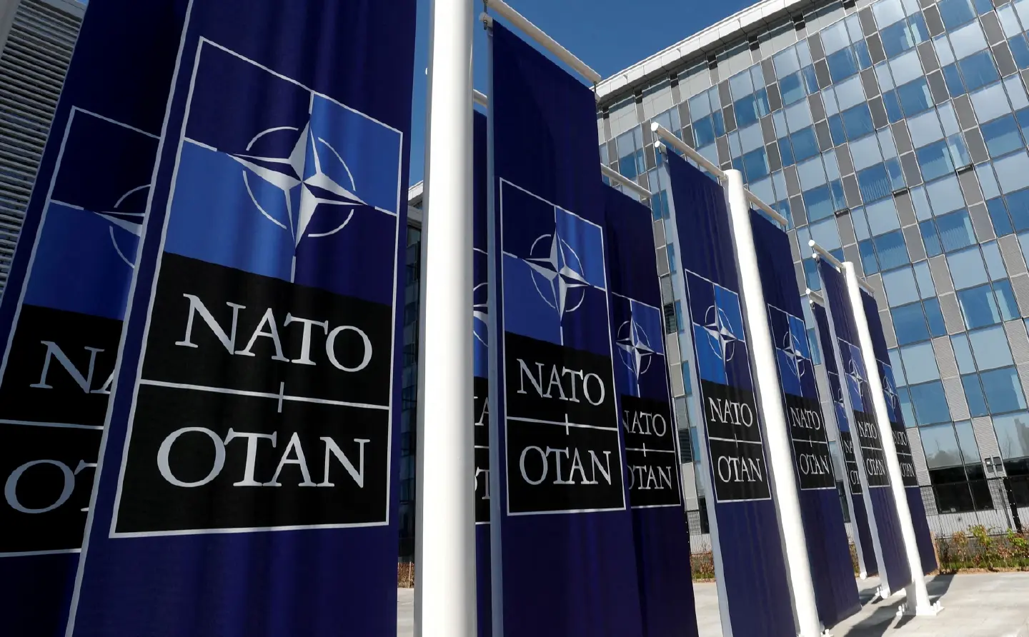 Nato struggles in the shadows to find new leader