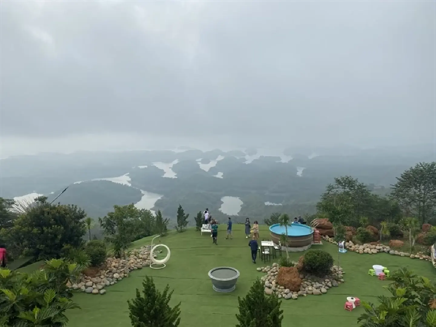 Vietnam's Ta Dung Lake captivates with stunning natural beauty