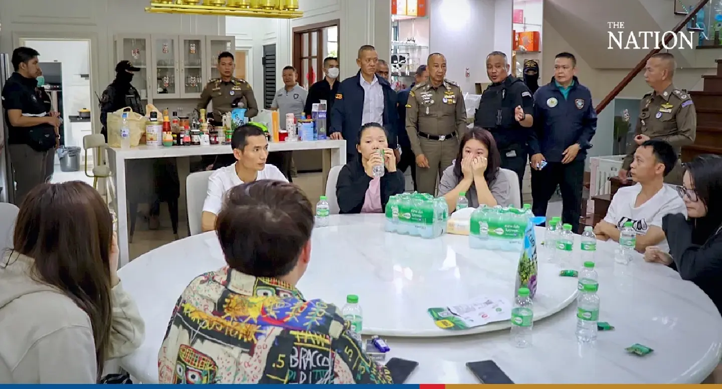 Chinese couple nabbed in Bangkok behind THB10-billion hybrid scam: Police Chinese couple nabbed in Bangkok behind THB10-billion hybrid scam: Police