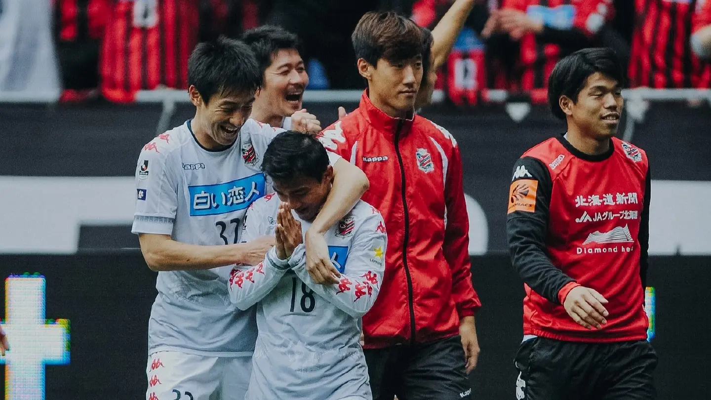 "Chana is very grateful" - Thai star Chanathip begins Japan farewell at first club Consadole Sapporo