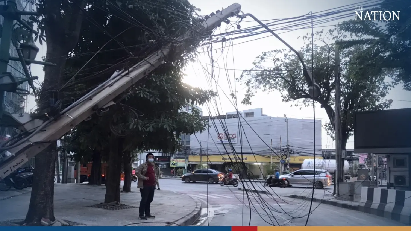 Fears of electrocution as power poles lean, then collapse