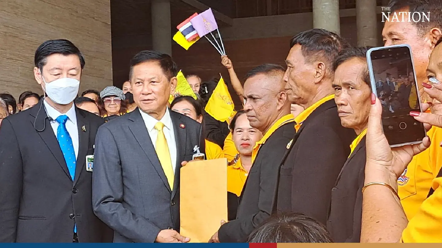 Royalists urge senators to oppose lese majeste law amendment Royalists urge senators to oppose lese majeste law amendment
