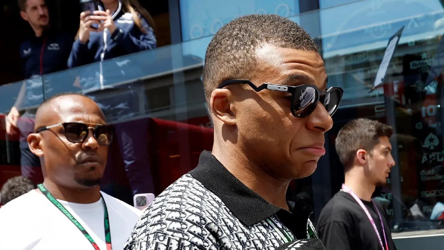 Mbappe tells PSG he will not renew contract in 2024, reports L'Equipe