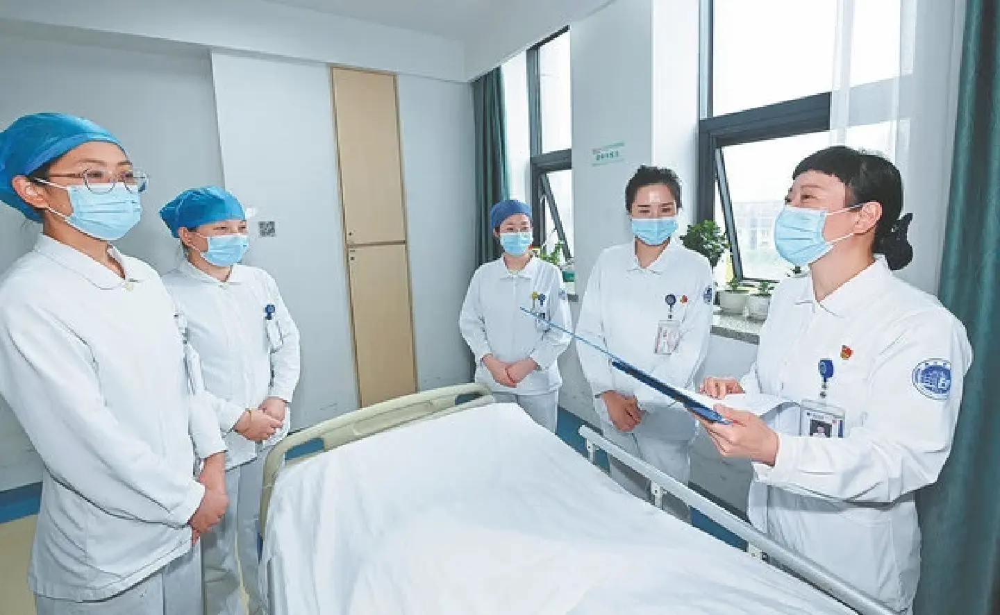 Chinese nurses rewarded with remarkable view of human spirit