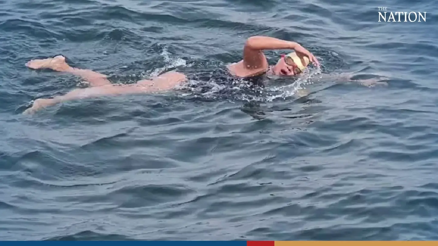 Thai cancer survivor braves rain, strong tides to cross English Channel in 21 hours Thai cancer survivor braves rain, strong tides to cross English Channel in 21 hours