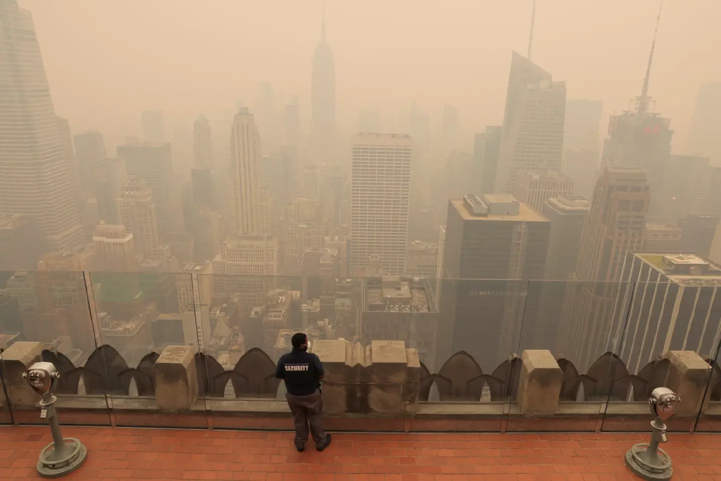 Worst air quality in decades, warns NY mayor