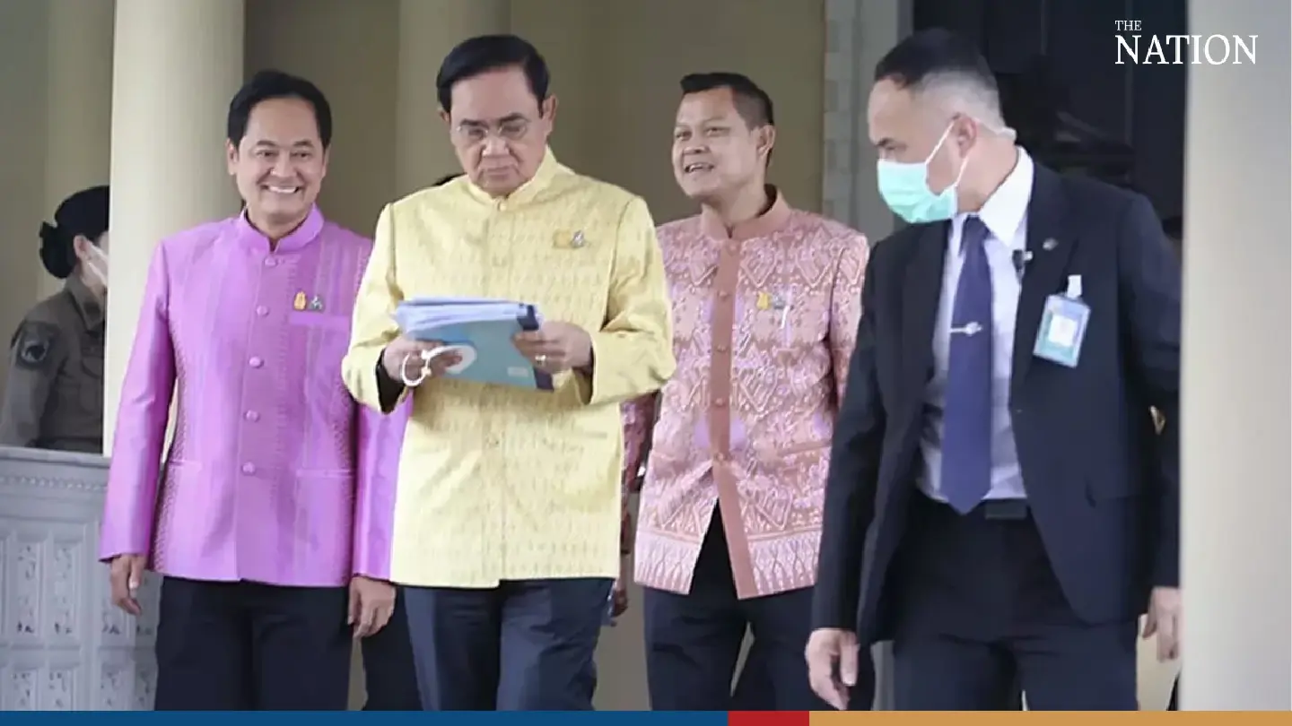 Prayut congratulates Prawit after EC endorses him as PPRP party-list MP Prayut congratulates Prawit after EC endorses him as PPRP party-list MP