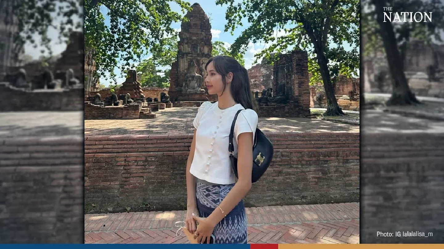 Lalisa’s trip to the temple launches new trend for blue Sinh skirts