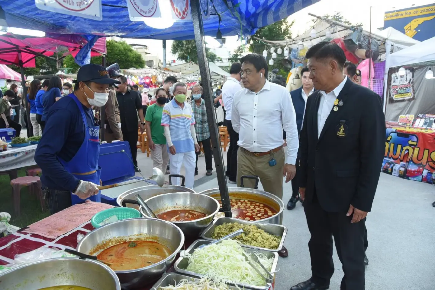 Bangkok gets a new walking street until June 30 Bangkok gets a new walking street until June 30