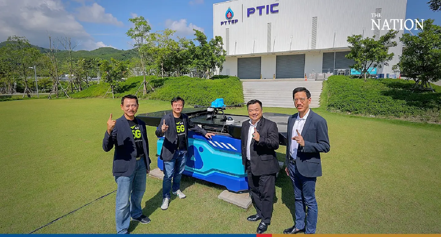 AIS unveils Thailand’s first AI autonomous drone powered by 5G network, leveraging AI potential for industrial works