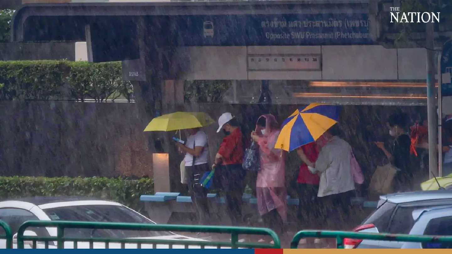 Downpours will continue to hit Bangkok today Downpours will continue to hit Bangkok today