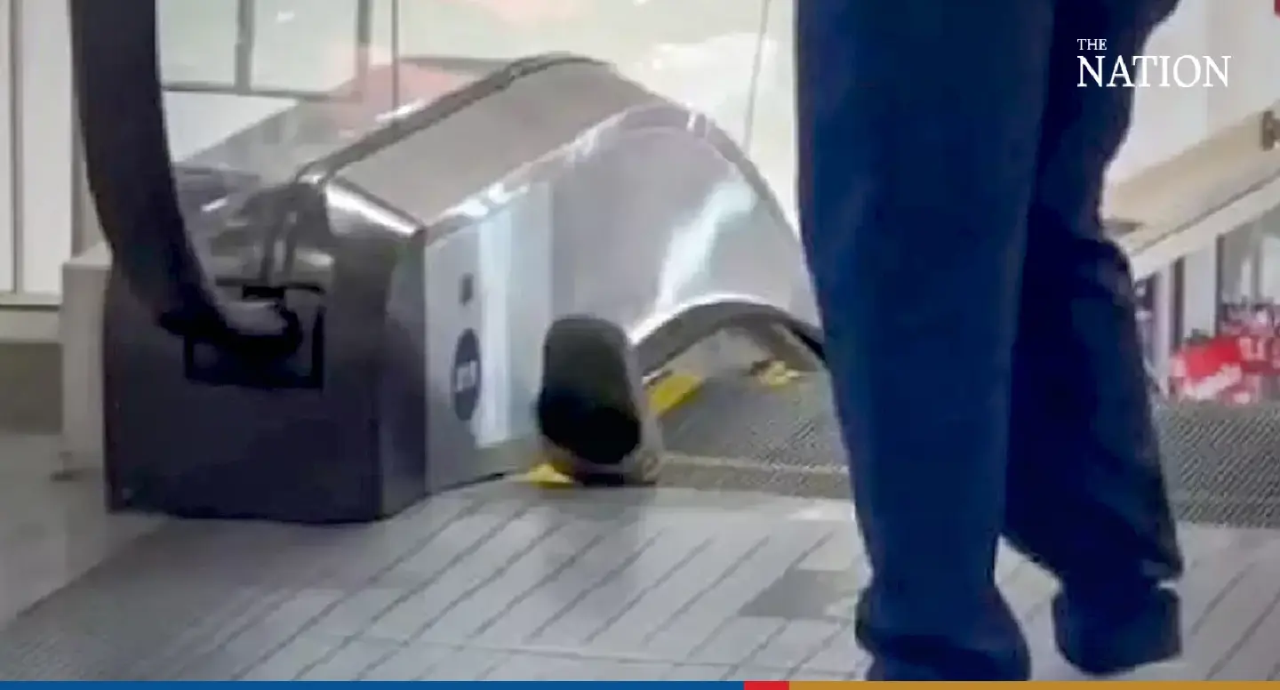 Latest escalator incident in Nonthaburi sparks new fears Latest escalator incident in Nonthaburi sparks new fears