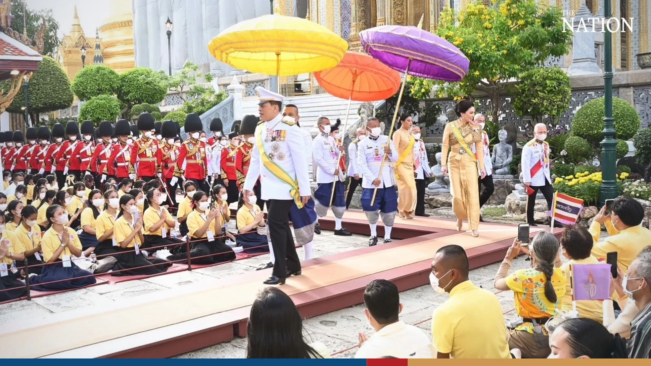 Their Majesties perform merit-making ceremony to mark King's birthday