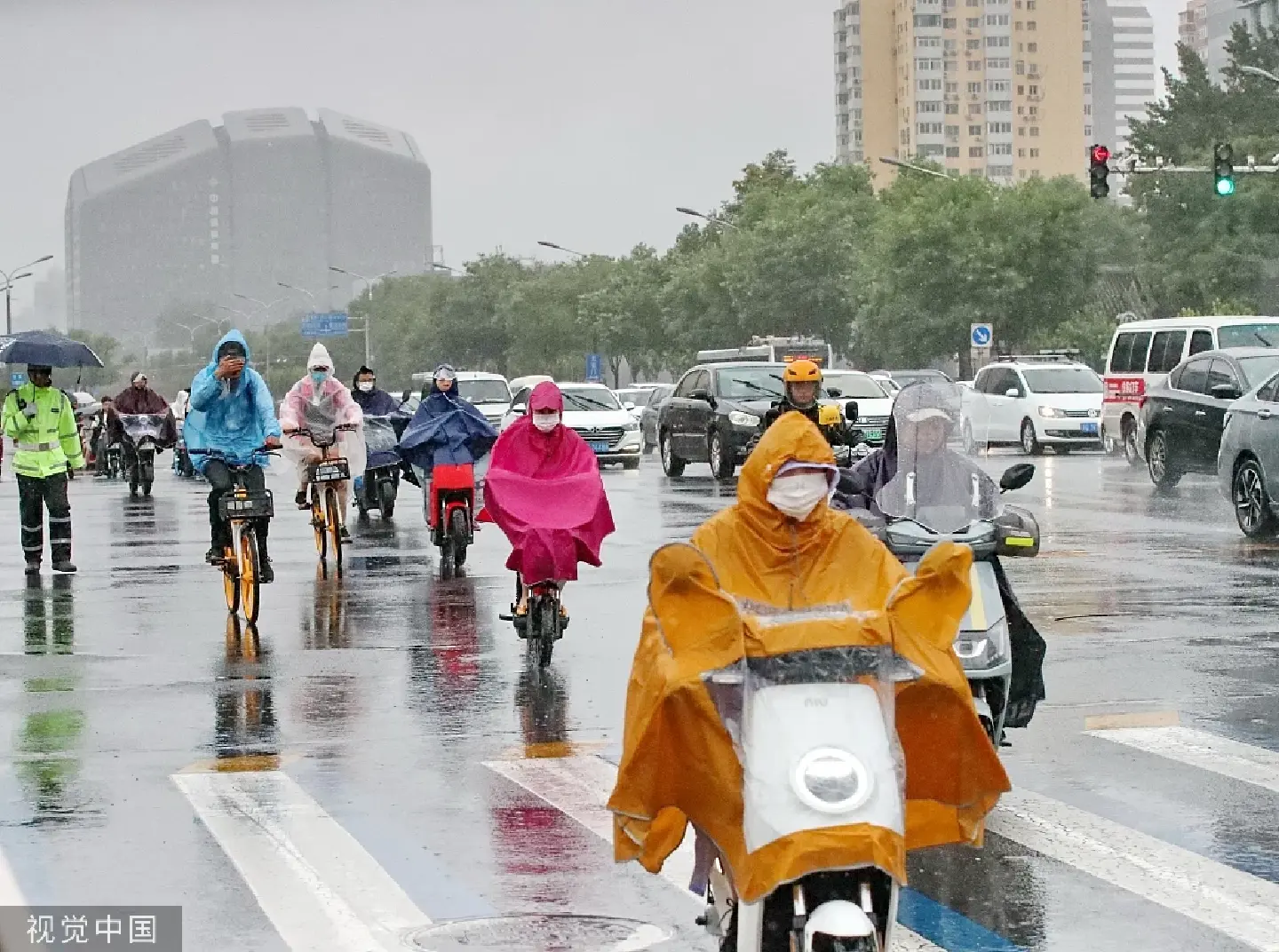 Beijing goes into red alert for rainstorms