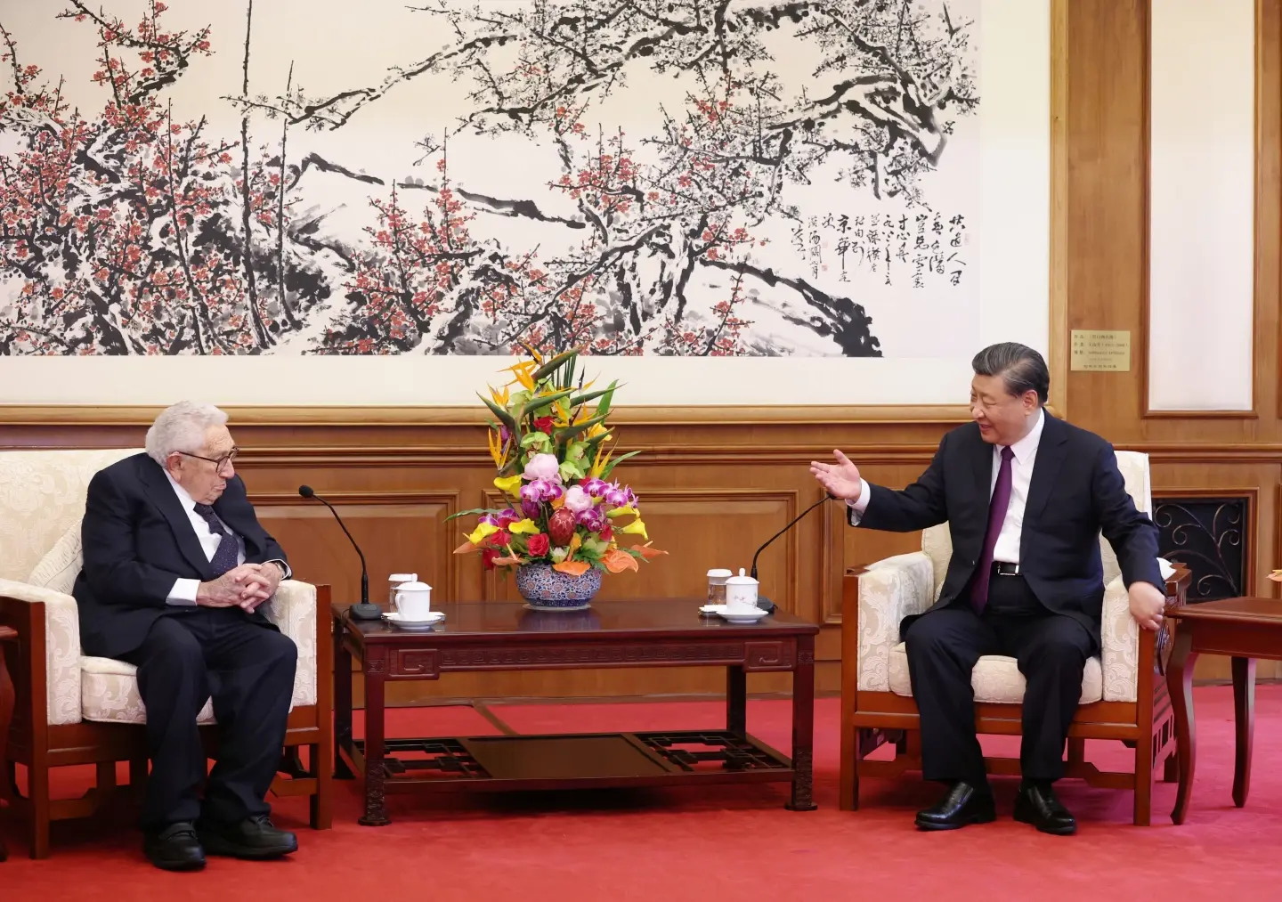 Sino-US ties at a new ‘crossroads’, Xi tells Kissinger Sino-US ties at a new ‘crossroads’, Xi tells Kissinger