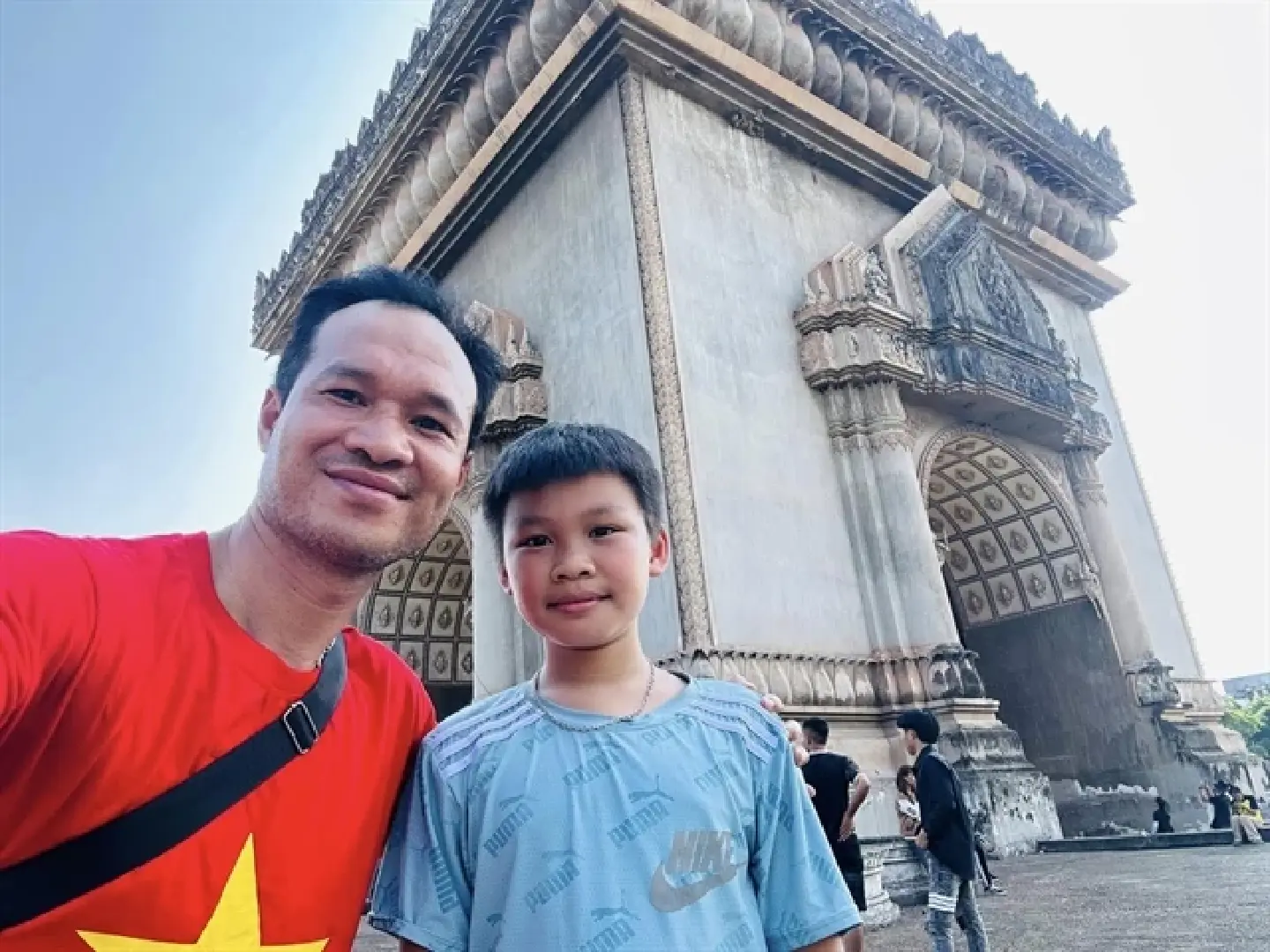 Vietnamese boy bikes 2,800km across Southeast Asia