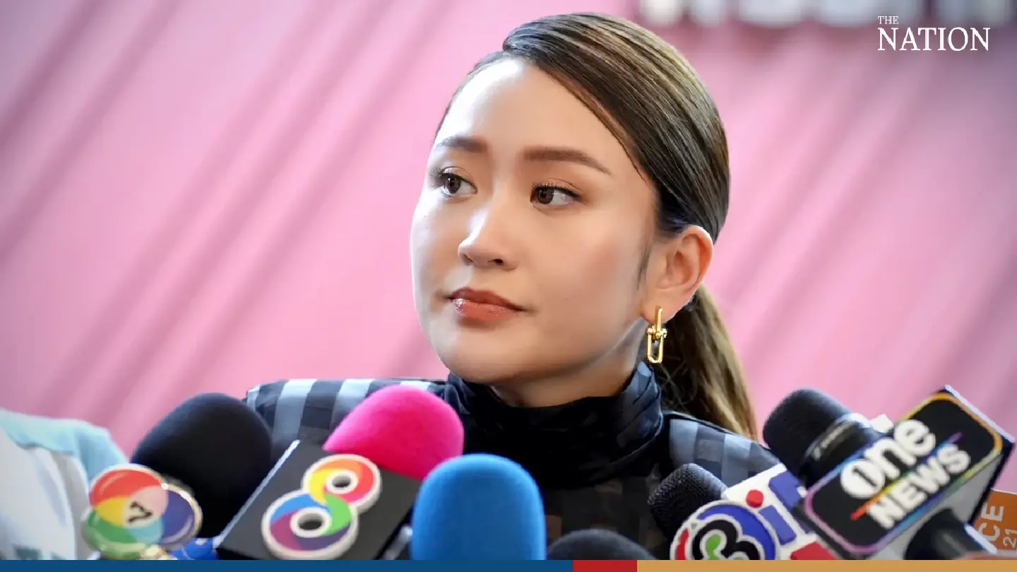 Thaksin postpones return until Thailand's political situation settles down