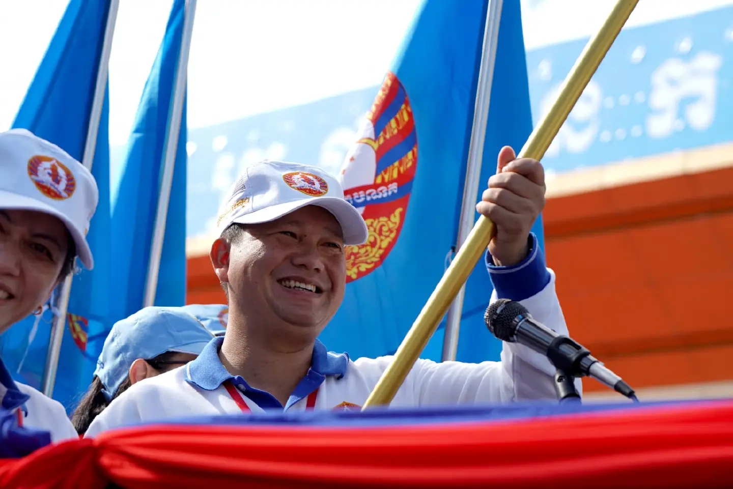 Thousands show up at Phnom Penh rally in support of Cambodia PM's son Thousands show up at Phnom Penh rally in support of Cambodia PM's son