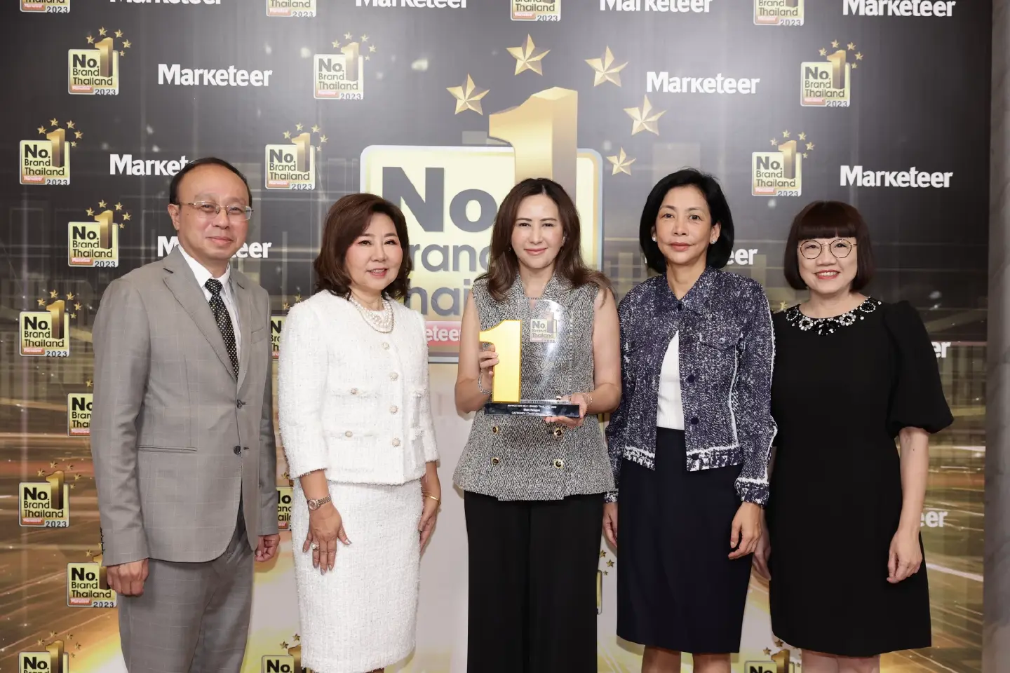 Siam Paragon and ICONSIAM ranked top two “Tourist Attraction Malls” at Marketeer No.1 Brand Thailand 2023 Awards